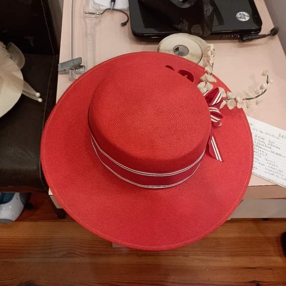 Unclaimeddrycleanering Top 10% Seller - Picture 3 of 16